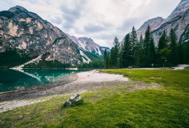 Braies Lake, Dolomites, Alpler