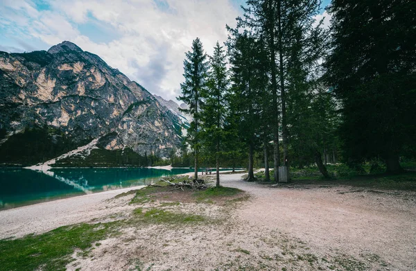 Braies tó, Dolomitok, Alpok — Stock Fotó
