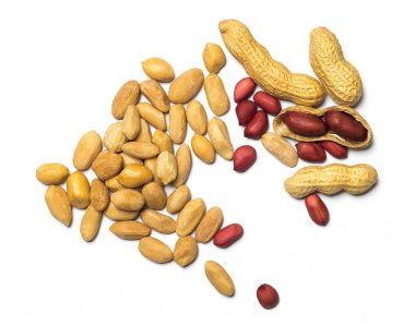 beyaz arkaplanda izole edilmiş yerfıstıkları