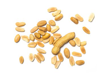 beyaz arkaplanda izole edilmiş yerfıstıkları