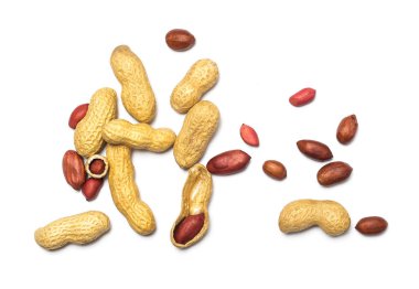 beyaz arkaplanda izole edilmiş yerfıstıkları