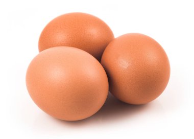 Beyaz arkaplanda izole yumurtalar