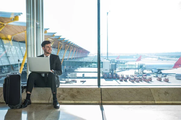 Young Handsome Businessman Using His Laptop Mobile Phone Airport Waiting — Stock Photo, Image