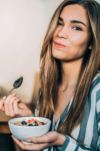 Woman Close Eating Oat Fruits Bowl Breakfast — Stock Photo, Image