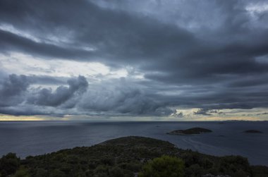 Fırtına bulutları Adriyatik Denizi Hırvatistan Avrupa üzerinden