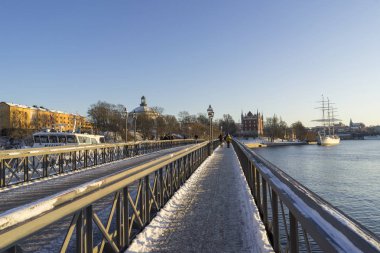 Köprüden nehrin manzarası