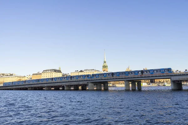 Вид Реку Мостом Зимний День — стоковое фото