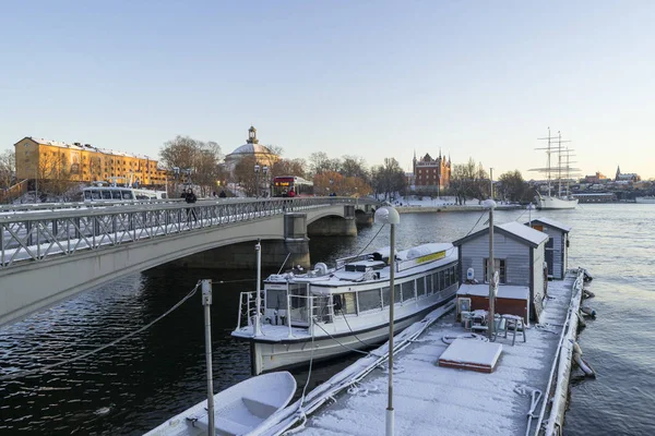 View River Boats Winter Day — Zdjęcie stockowe