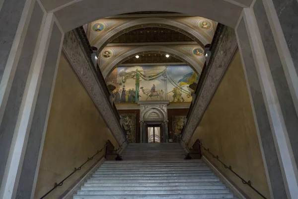 Вход Лестницей Историческое Здание — стоковое фото