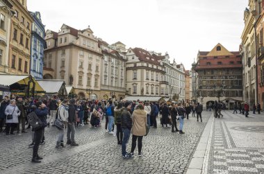Eski kasabanın merkezindeki cadde manzarası
