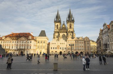 Eski kasabanın merkezindeki cadde manzarası