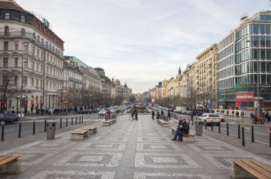 Eski kasabanın merkezindeki cadde manzarası