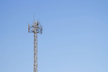 Cep telefonu iletişim kule iletim sinyali mavi 