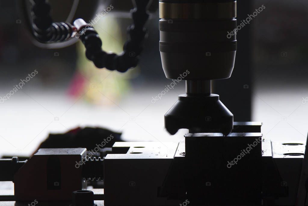 CNC miling of cutting face of raw material