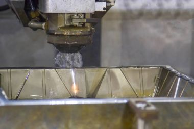 CNC tel kesme metal ince kesim işleri.