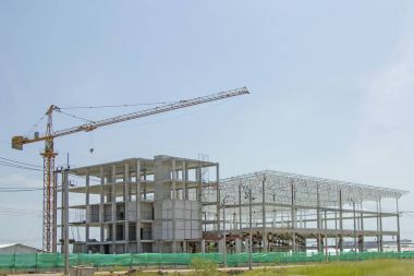 Vinç Asansör ile fabrika inşaatı.