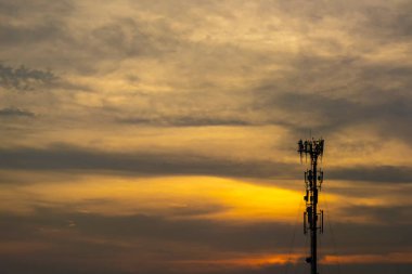 Cep telefonu iletişim kulesi iletim sinyali tasması