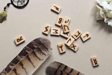 ahşap runes fotoğraf