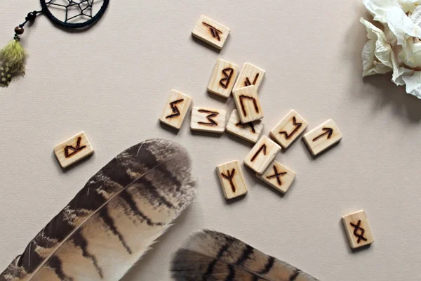 ahşap runes fotoğraf