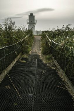 Deniz fenerine giden yol.