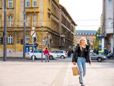 Meşgul Baross Meydanı ve Kerepesi Yolu 'nu Peo ile görüntüle