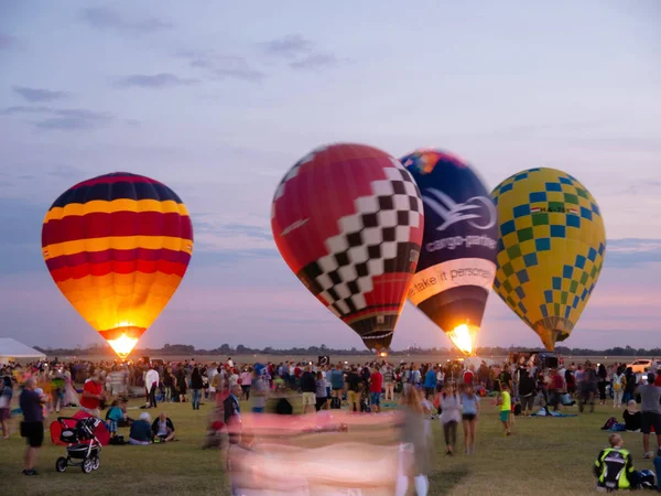 View on the hot air balloons before the takeoff on the Szeged Ai — Stock Photo, Image