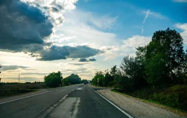 Вид з автомобіля на дорогу Будапешта (Угорщина). — стокове фото