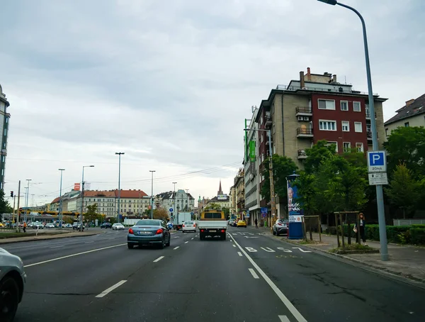 Uitzicht vanaf een auto op het verkeer van de snelweg M5 van Szeged naar — Stockfoto