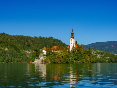 Maria 'nın Hacı Kilisesi' nin haccına bakın. 
