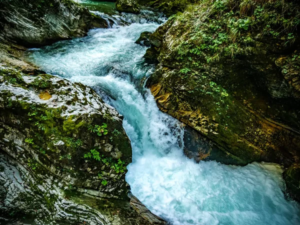 Vista sulla cascata delle Gole di Vintgar in Slovenia — Foto Stock