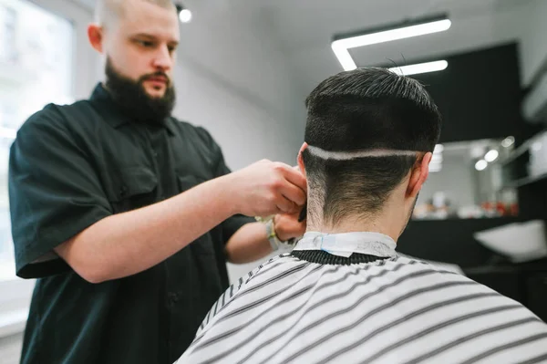 Closeup Photo Bearded Barber Trimming Client Trimmer Men Hair Salon — Stock Photo, Image