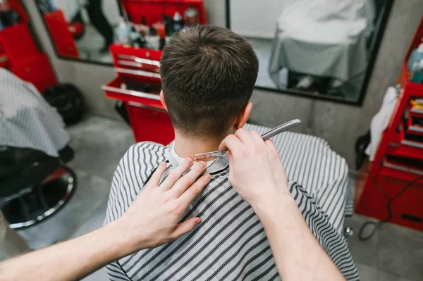 First Person Photo Barber Shaving Client Neck Straight Razor Men — Stock Photo, Image