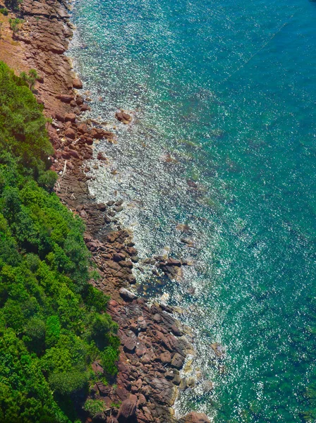 Вид Сверху Морское Побережье Скалистое Побережье Бирюзовое Море Концепция Путешествий — стоковое фото