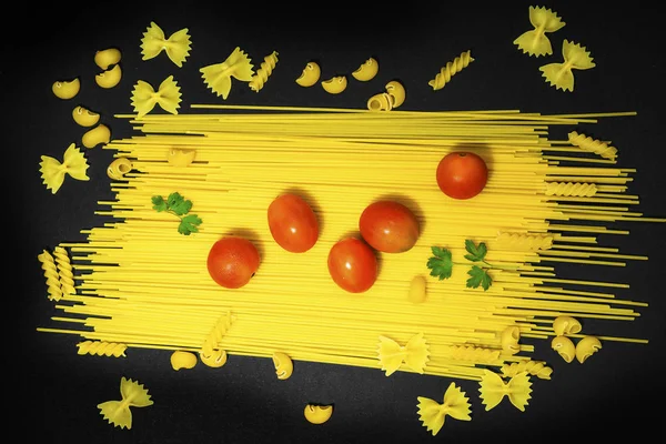 Beautiful long spaghetti — Stock Photo, Image