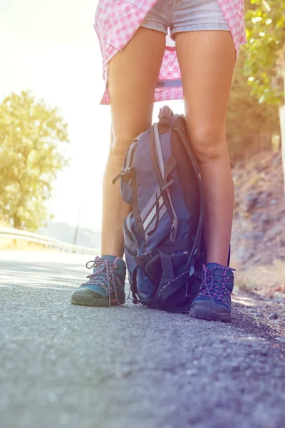 Schöne Beine des Touristen — Stockfoto