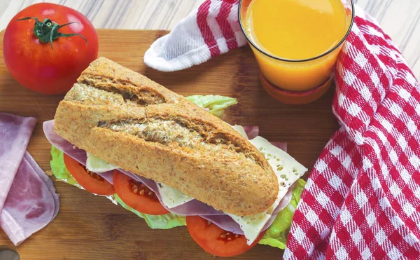 Sándwich grande para el desayuno — Foto de Stock