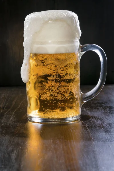 Stora glas öl — Stockfoto