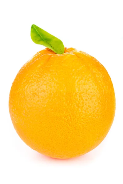 Hermosa Naranja Madura Fresca Sobre Fondo Blanco —  Fotos de Stock