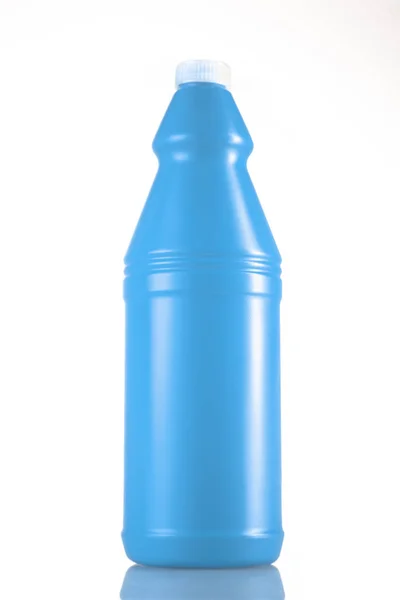 带白色背景隔音清洁剂的Buel Sky瓶子 — 图库照片
