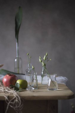 Sümbül çiçek ve nar ve elma ahşap tablo