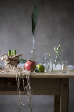 Sümbül çiçek ve nar ve elma ahşap tablo