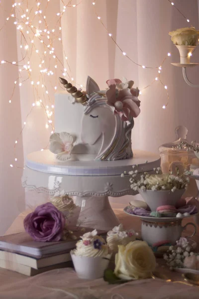 Closeup White Homemade Cake Decorated Flowers Muzzle Unicorn Table Utensil — Stock Photo, Image