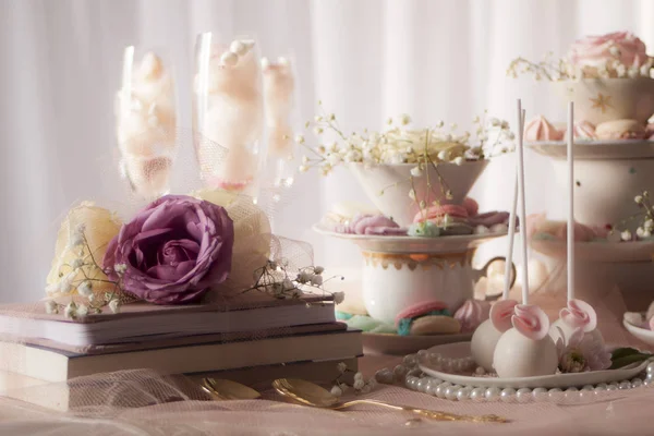 Closeup Plates Cookies Decorated Easter Table Flowers — Stock Photo, Image