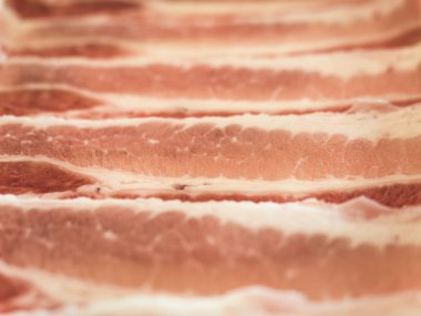 Domuz yağı dilimlenmiş