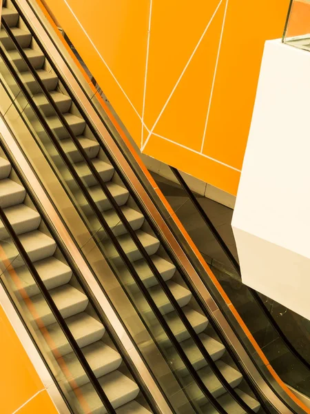 Escalators in public building — Stock Photo, Image