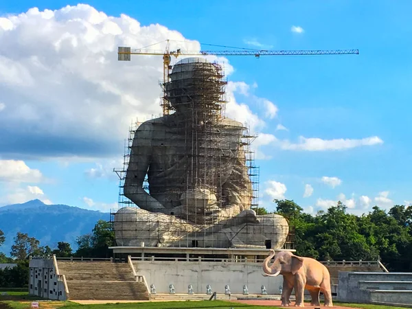 僧侶の巨大な像 — ストック写真