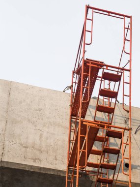Gökyüzü tren şantiye için merdiven