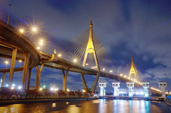 Ponte di Bhumibol bangascar — Foto Stock