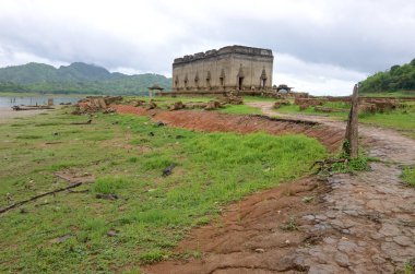 temple onder water