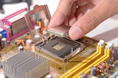 CPU bilgisayara yüklemek